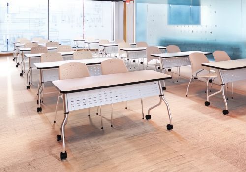 Flexible and mobile tables for adaptable classroom layouts